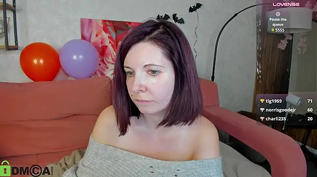 Donna_Hale - Pull the sweater down