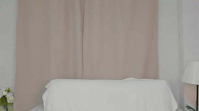 Karlen-Griessis - My juicy ass in oil... Spank her