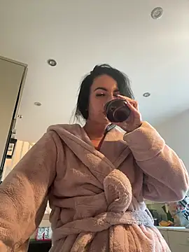 BELLABLACKXUK - Fuck myself with paint brush