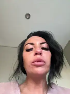 BELLABLACKXUK - Fuck myself with paint brush