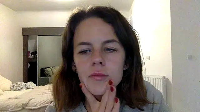Petite-Esme - Last tipper wins free video
