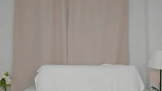 Karlen-Griessis - My juicy ass in oil... Spank her