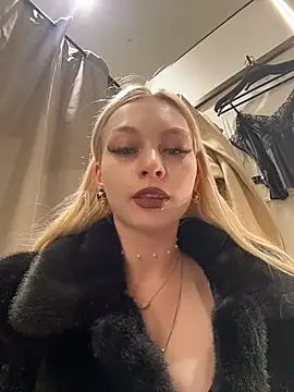 AngelinaTous - Showing tits +finger sucking🌸