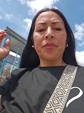 JustSamantha_ - KEEP MY PUSSY WET IN PUBLIC