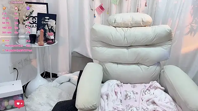 Yoyo_520 - 想要好多好多爱~ 内裤脱掉，塞嘴巴里2分钟