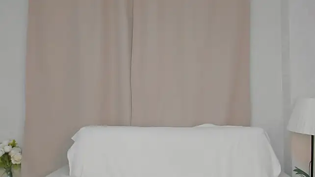 Karlen-Griessis - My juicy ass in oil... Spank her