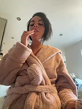 BELLABLACKXUK - Fuck myself with paint brush