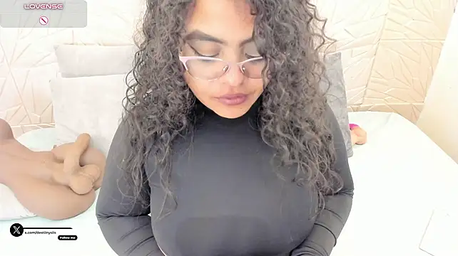 DestinySins - 🍑 Full-On Ass & Thigh Worship Tease
