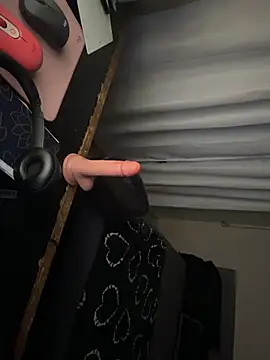 Lolagirl7 - Work with tits out 20 min🍉💦🤫
