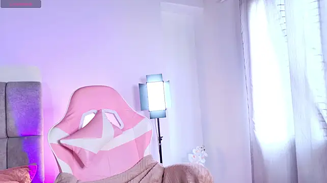 Melanie_hills - my hand in panties