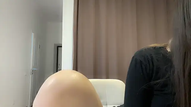 RefereedHobble - Free juicy ass from shackles