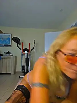 HotWifeLyn68 - Last tip hot pics