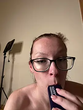 RussianGirls_ - SHOW PUSSY WHILE NO ONE SEES
