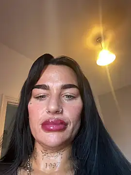 Darkfantisyx - Oil show ass and boobs 👀