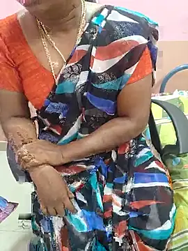 Tamil_Roja88 - Boobs oil massage