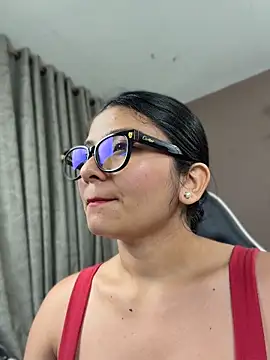Guadalupe_Lopez - PUT YOUR COCK BETWEEN MY BOOBS