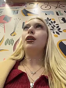 AngelinaTous - Showing tits +finger sucking🌸
