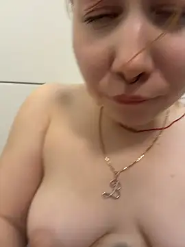 SlavicCandy - TAKE OFF TOP IN PUBLIC WC