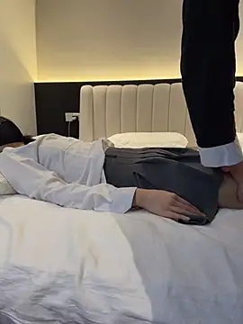 Nide-laoshi - 4S店女销售 下班后无聊 找陌生人刺激（ni 懂得）