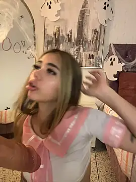 HoneyMollyX - SPREAD MY LEGS + PUSSY FINGERING CLOSE