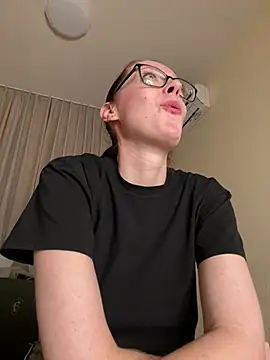 RussianGirls_ - A HOT KISS WHILE NO ONE IS WATCHING