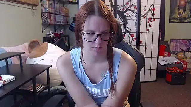 Sarahtineke - spread ass