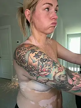 MaggieMayI - Vibe slut pussy and cum together