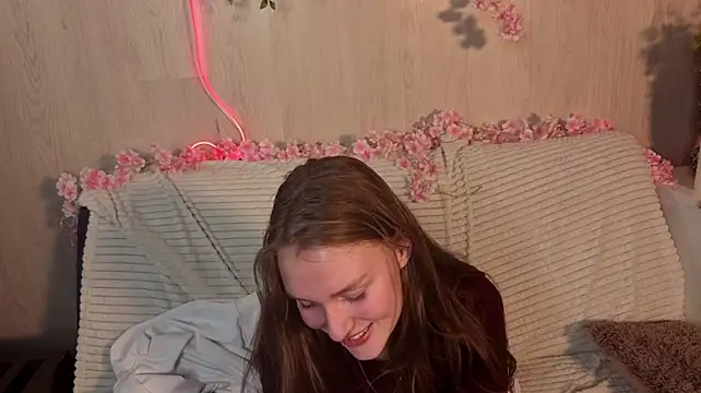 TeressaKapanke - Squeeze my boobs playfully over clothes