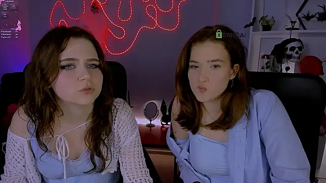 Hanna_kiss3 - show panties