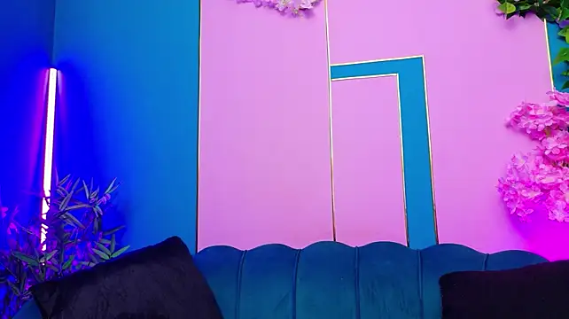 AriannaSins - 🎯Boobs bounce in your face