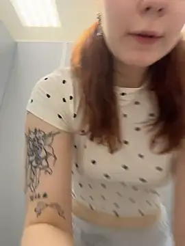 Freaky__Nikki - stick dildo to a shelf and do bj