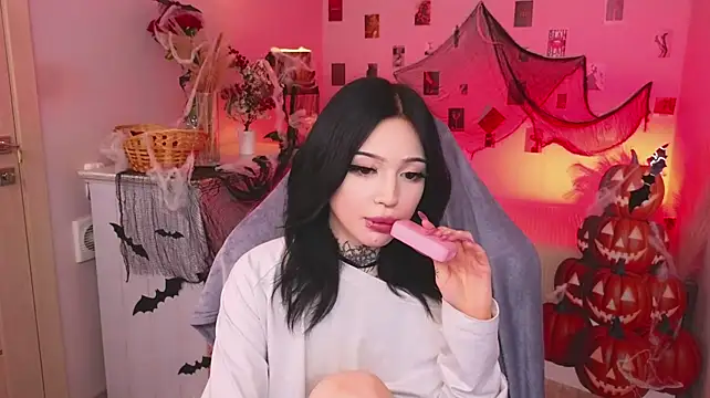 Emma_Kirks - 85 ass slaps in oil