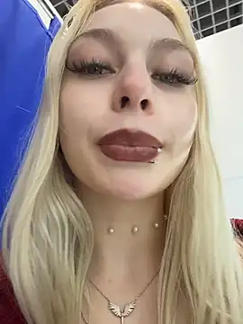 AngelinaTous - Showing tits +finger sucking🌸