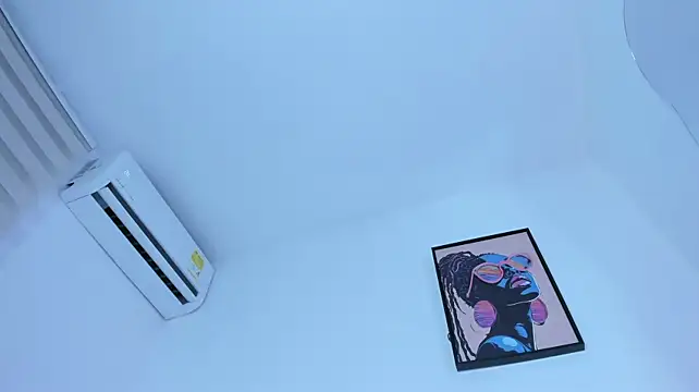 Maily_vega - flash pussy + 2 fingers
