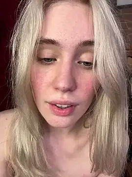 LovelyMiu - lower my shorts+oil on my big butt