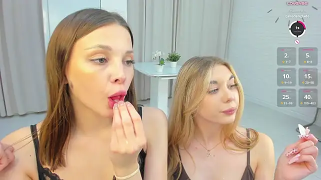 PastyBae - suck our fingers