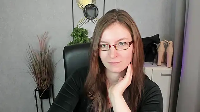 EmmaxDelight - Tease show 3 minutes!