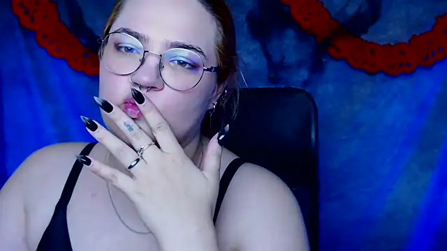 RinaRiii - hands instead of a bra
