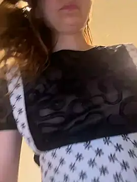 TheYourL - Fuck pussy with open door in fitting roo