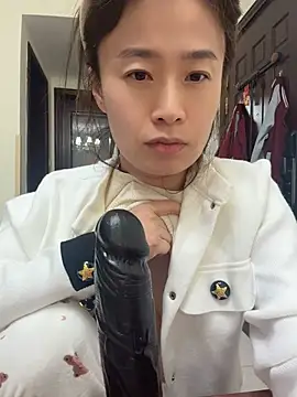 Saozi666 - 完成可选：挤奶水，口交黑鸡吧，黑鸡吧蹭逼，小粉插入M腿，小狗趴、双插票、口叼内裤