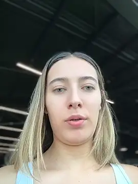 Kloe__t18 - Show boobs at gym and Lick