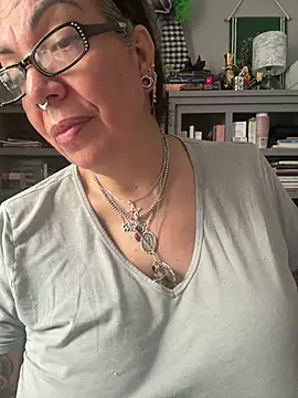 Dieseldame1313 - Hey guys topless dance