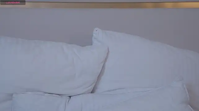 SamantaWise - 1 minute in a bra