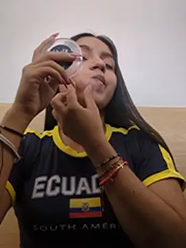 DulceCaroX - Suck tits in public