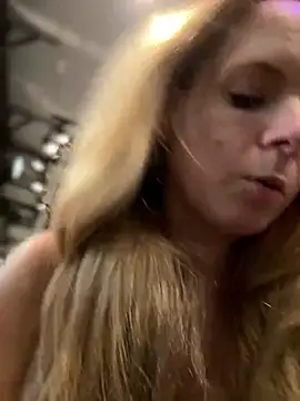SexyMilf_1987 - Pussy Fingern in Umkleide