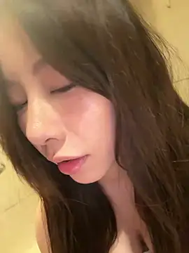 Xiaojingling1122 - 让阿峰脱内裤给大家看