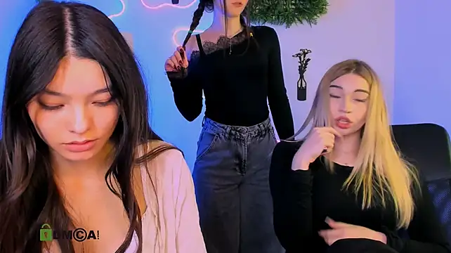 Bella_dorn - Play tits (Nicole)