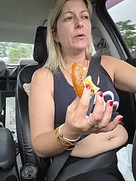 NikkiBlisss - Titty play PVT OPEN