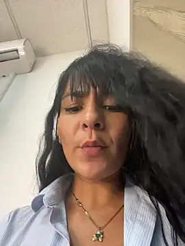 LuxeBrunetteXXX - CLEANING LADY FINGERING PUSSY CLOSE UP😈