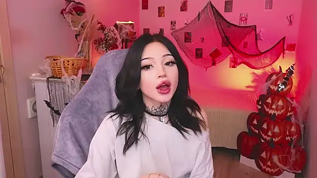 Emma_Kirks - 85 ass slaps in oil